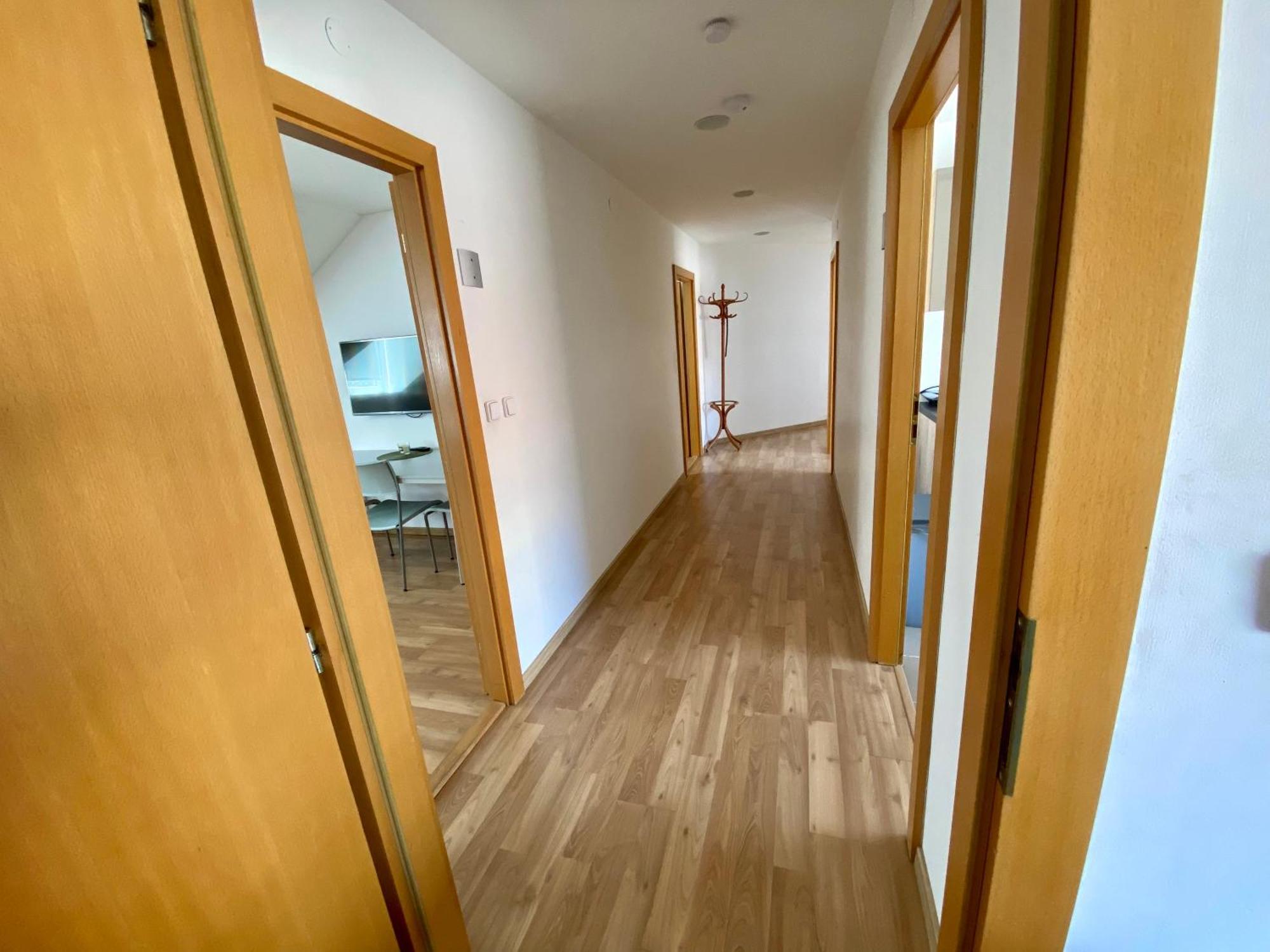 3-bedroom In Rajhrad, With Kitchen, 2 Bathrooms, Parking * Rajhrad