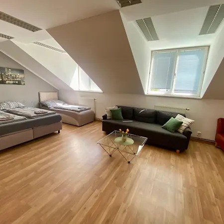 3-Bedroom Apartment In Rajhrad, With Kitchen, 2 Bathrooms, Parking Esterno foto